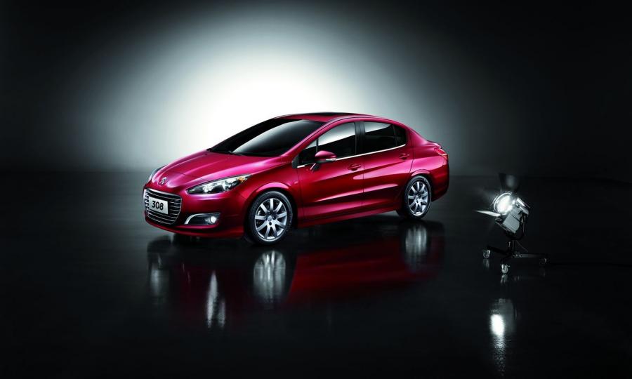  Peugeot 308 Sedan 2011 года  (CN) (фото 13 из 18)